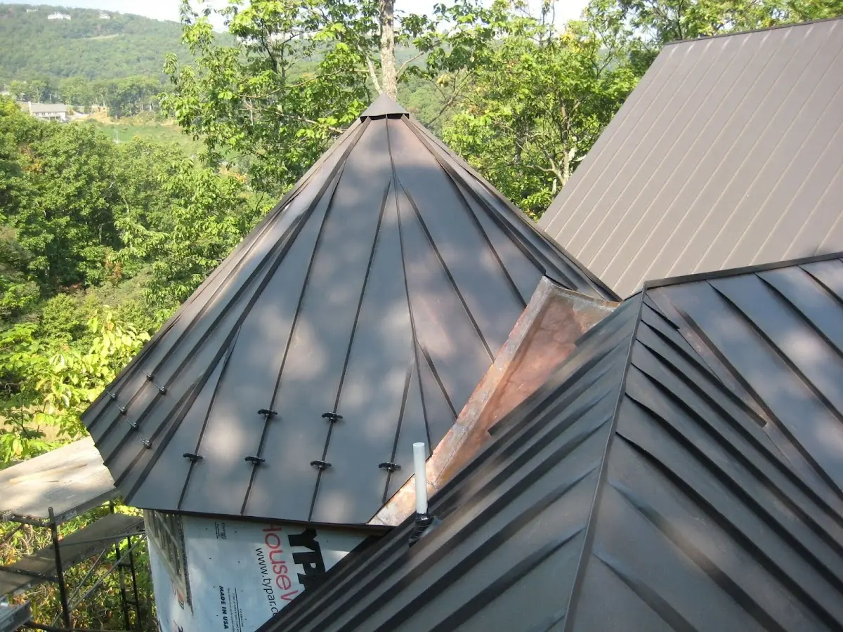 Professional Roof Tarp Installation by Craftsman Roofing in Tantic
